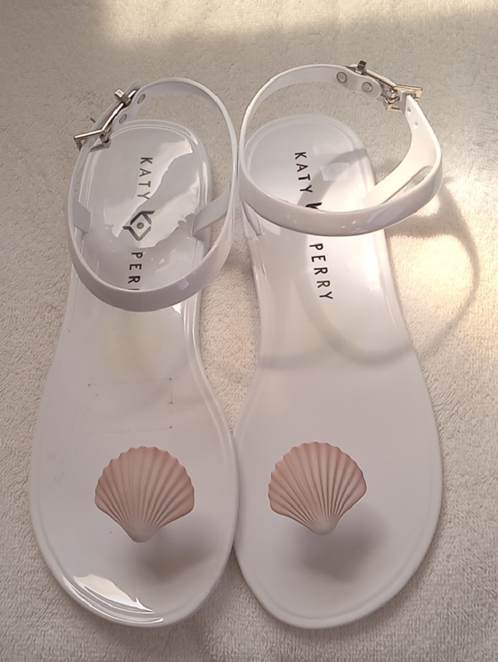 Katy Perry White Jelly Shell Sandals Size 8 Med